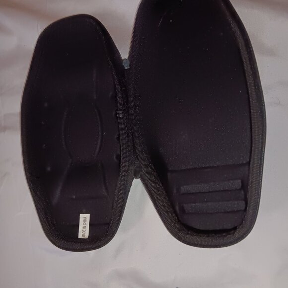 PSP DSi Storage Case Hard Silver Carrying Travel Case - Picture 2 of 3